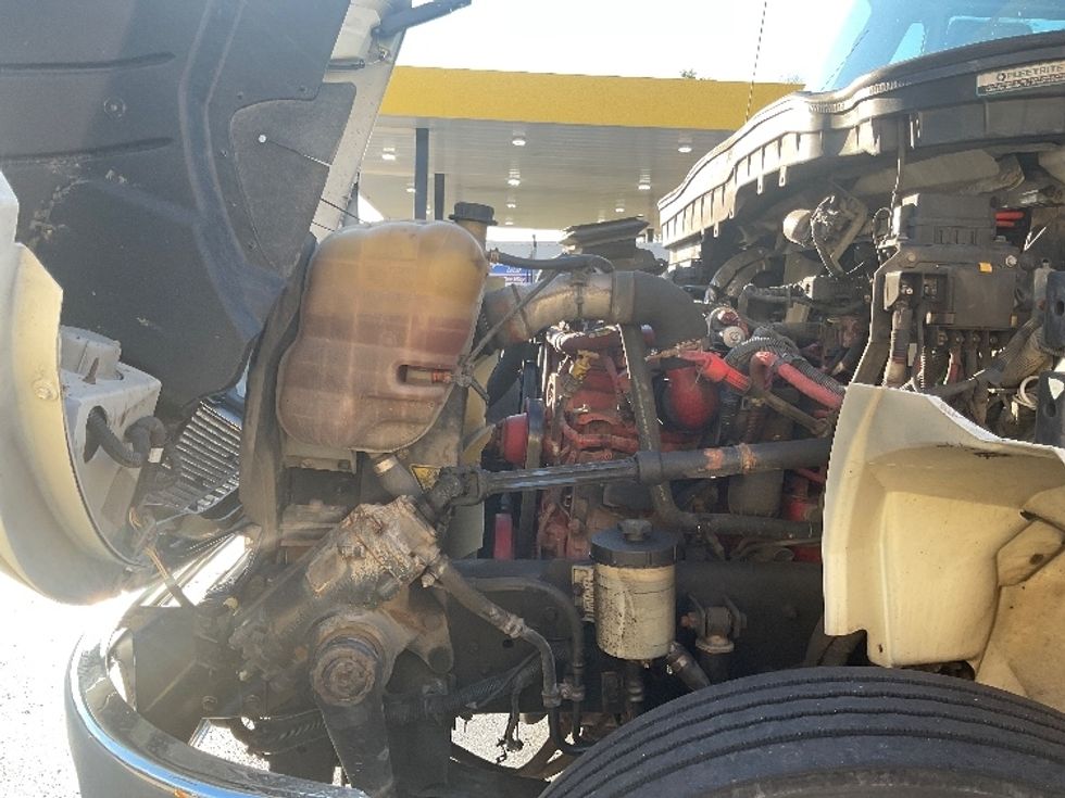 Medium Duty Box Truck-Light and Medium Duty Trucks-International-2019-4300-Pittsburgh-PA-322,800\n\t\tmiles-$ 23,750 - Image 24