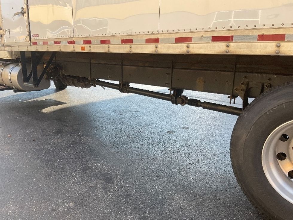 Medium Duty Box Truck-Light and Medium Duty Trucks-International-2019-4300-Pittsburgh-PA-322,800\n\t\tmiles-$ 23,750 - Image 5
