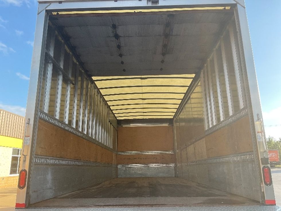 Medium Duty Box Truck-Light and Medium Duty Trucks-International-2019-4300-Pittsburgh-PA-322,800\n\t\tmiles-$ 23,750 - Image 8