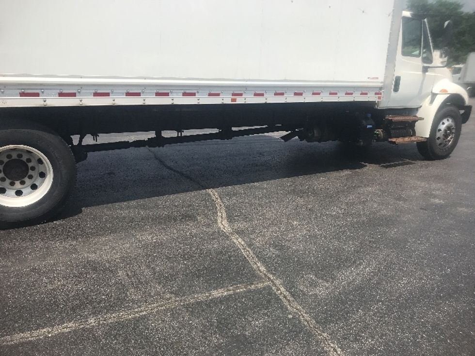 Medium Duty Box Truck-Light and Medium Duty Trucks-International-2019-4300-Pittsburgh-PA-95,088\n\t\tmiles-$ 53,500 - Image 14