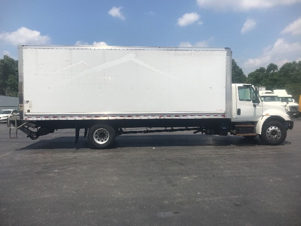 Medium Duty Box Truck-Light and Medium Duty Trucks-International-2019-4300-Pittsburgh-PA-95,088\n\t\tmiles-$ 53,500 - Image 15