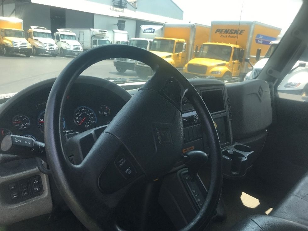 Medium Duty Box Truck-Light and Medium Duty Trucks-International-2019-4300-Pittsburgh-PA-95,088\n\t\tmiles-$ 53,500 - Image 17