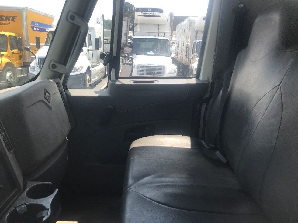 Medium Duty Box Truck-Light and Medium Duty Trucks-International-2019-4300-Pittsburgh-PA-95,088\n\t\tmiles-$ 53,500 - Image 19