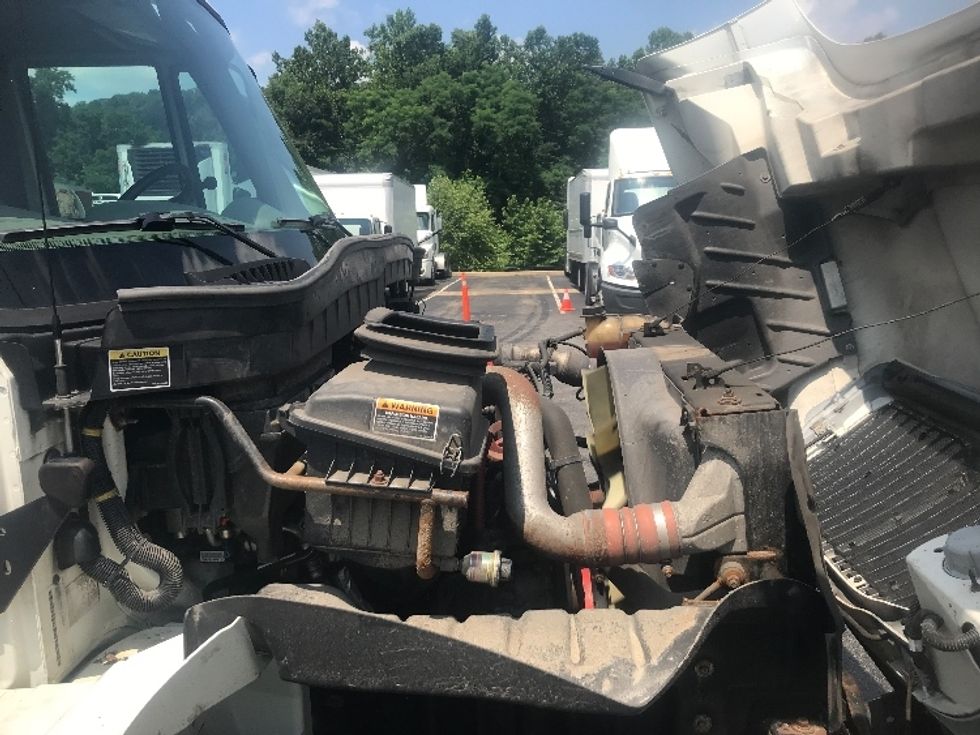 Medium Duty Box Truck-Light and Medium Duty Trucks-International-2019-4300-Pittsburgh-PA-95,088\n\t\tmiles-$ 53,500 - Image 23