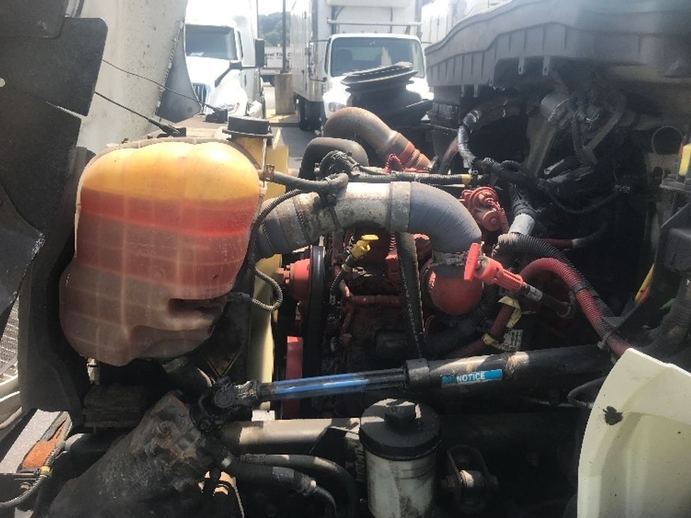 Medium Duty Box Truck-Light and Medium Duty Trucks-International-2019-4300-Pittsburgh-PA-95,088\n\t\tmiles-$ 53,500 - Image 24