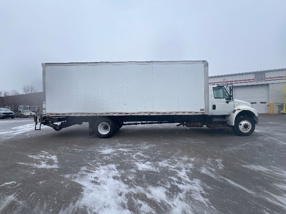 Medium Duty Box Truck-Light and Medium Duty Trucks-International-2019-4300-Plymouth-MI-135,321\n\t\tmiles-$ 36,750 - Image 15