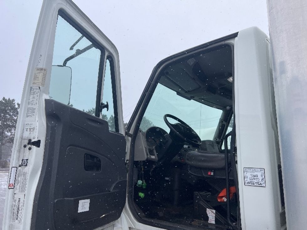 Medium Duty Box Truck-Light and Medium Duty Trucks-International-2019-4300-Plymouth-MI-135,321\n\t\tmiles-$ 36,750 - Image 16