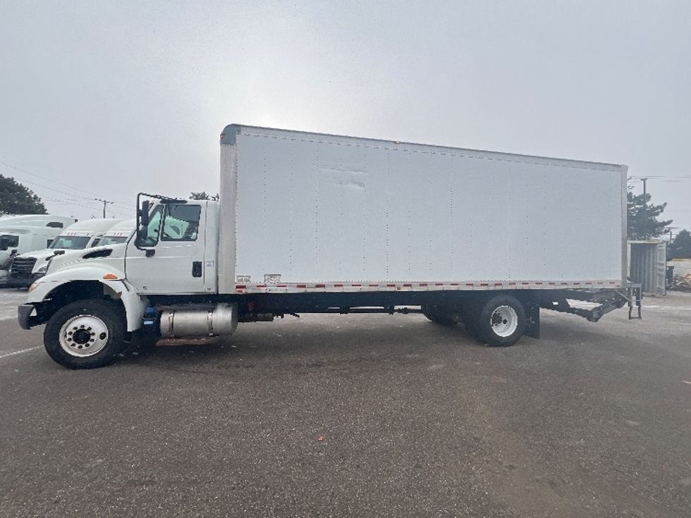 Medium Duty Box Truck-Light and Medium Duty Trucks-International-2019-4300-Plymouth-MI-135,321\n\t\tmiles-$ 36,750 - Image 4