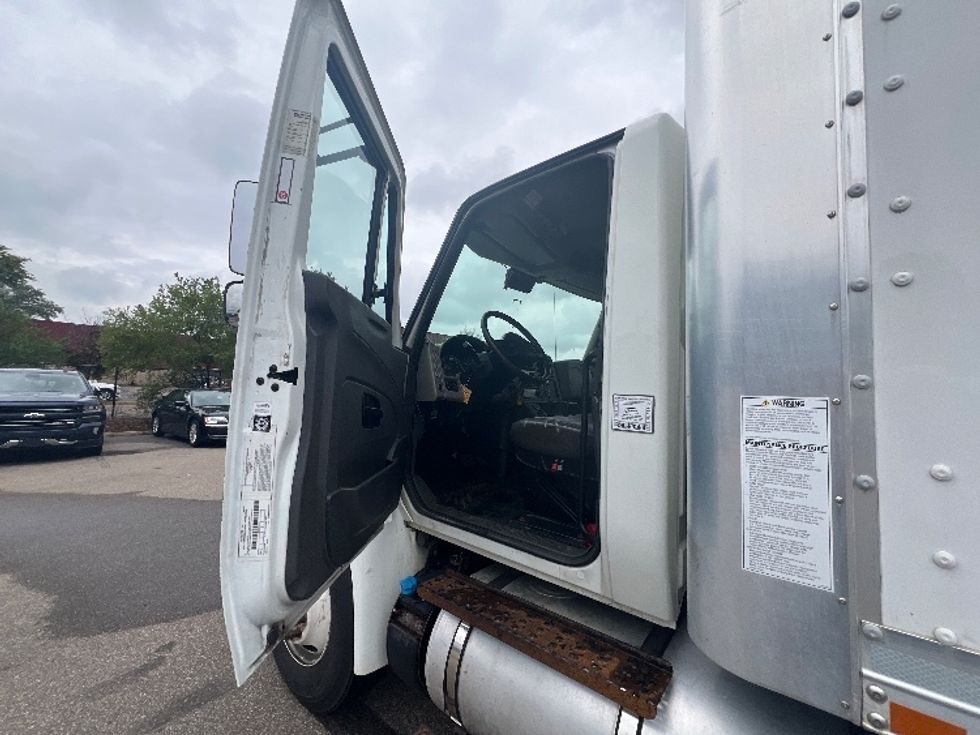 Medium Duty Box Truck-Light and Medium Duty Trucks-International-2019-4300-Plymouth-MI-228,887\n\t\tmiles-$ 25,750 - Image 15
