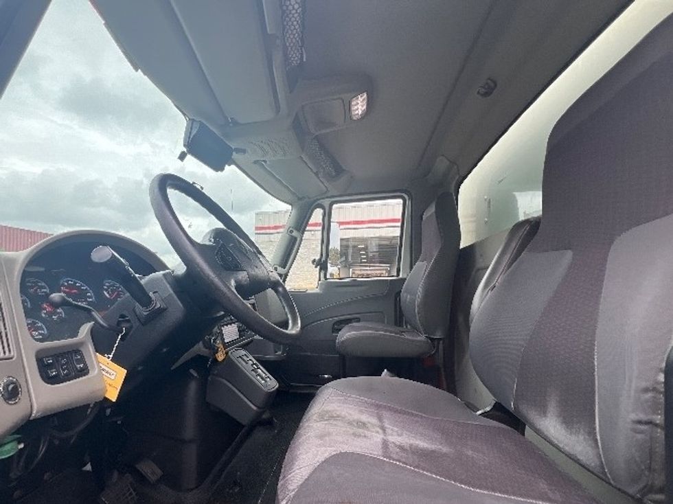 Medium Duty Box Truck-Light and Medium Duty Trucks-International-2019-4300-Plymouth-MI-228,887\n\t\tmiles-$ 25,750 - Image 18