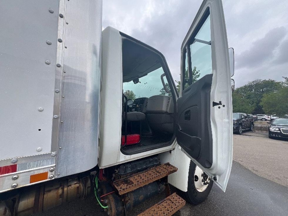 Medium Duty Box Truck-Light and Medium Duty Trucks-International-2019-4300-Plymouth-MI-228,887\n\t\tmiles-$ 25,750 - Image 19