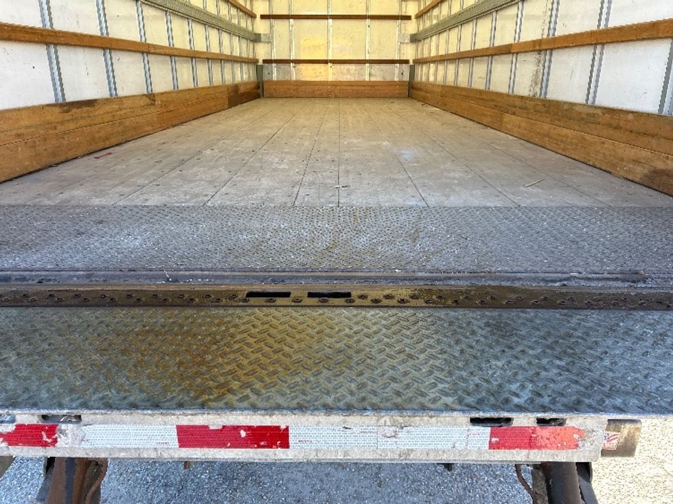 Medium Duty Box Truck-Light and Medium Duty Trucks-International-2019-4300-Poplar Bluff-MO-108,729\n\t\tmiles-$ 52,000 - Image 10