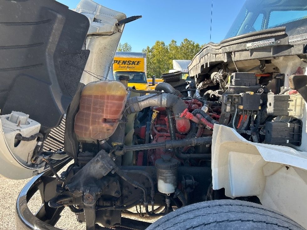 Medium Duty Box Truck-Light and Medium Duty Trucks-International-2019-4300-Poplar Bluff-MO-108,729\n\t\tmiles-$ 52,000 - Image 23