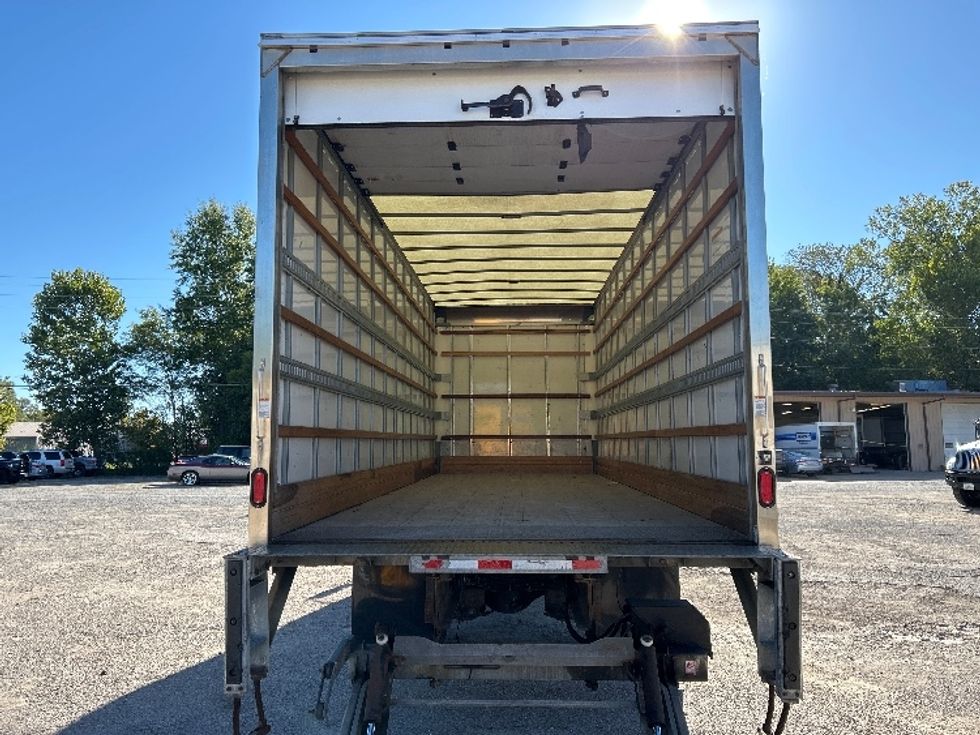 Medium Duty Box Truck-Light and Medium Duty Trucks-International-2019-4300-Poplar Bluff-MO-108,729\n\t\tmiles-$ 52,000 - Image 8