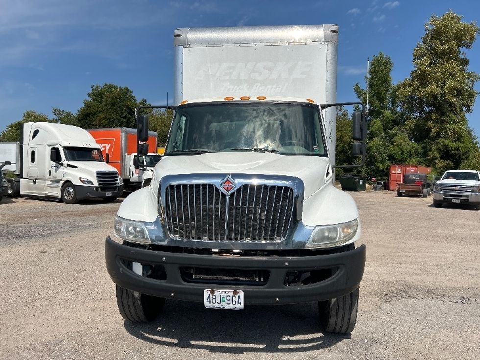 Medium Duty Box Truck-Light and Medium Duty Trucks-International-2019-4300-Poplar Bluff-MO-211,268\n\t\tmiles-$ 38,000 - Image 2