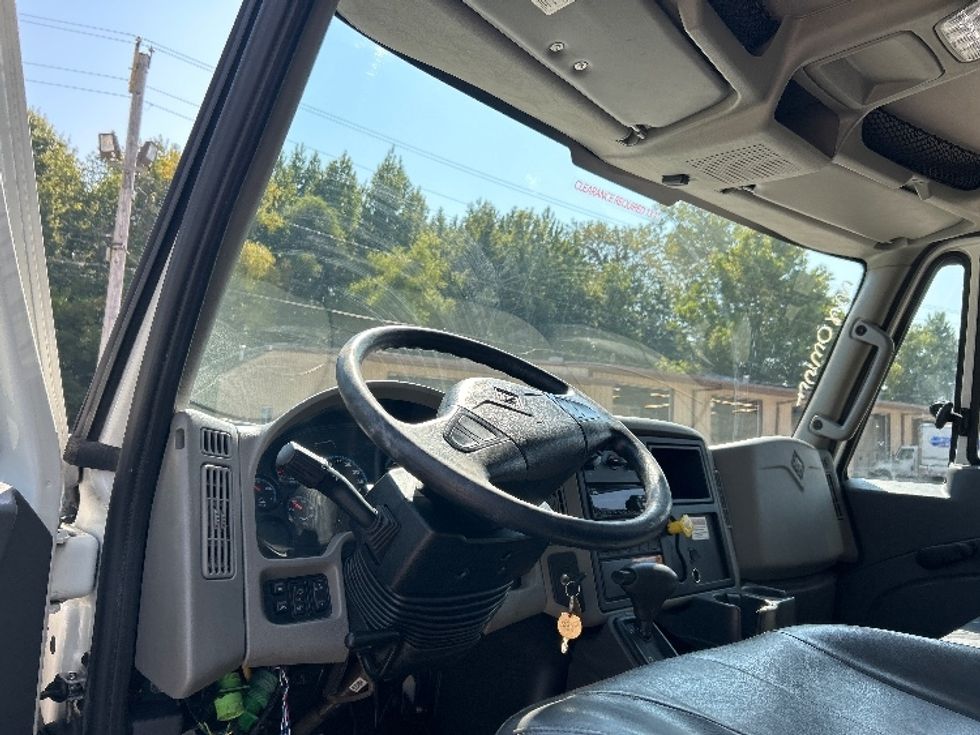 Medium Duty Box Truck-Light and Medium Duty Trucks-International-2019-4300-Poplar Bluff-MO-82,310\n\t\tmiles-$ 54,250 - Image 15