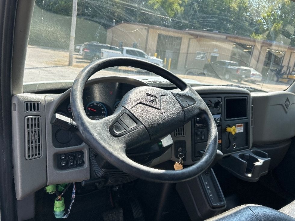 Medium Duty Box Truck-Light and Medium Duty Trucks-International-2019-4300-Poplar Bluff-MO-82,310\n\t\tmiles-$ 54,250 - Image 16