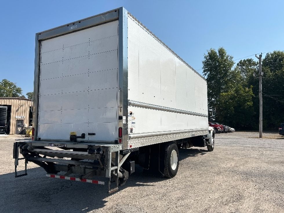 Medium Duty Box Truck-Light and Medium Duty Trucks-International-2019-4300-Poplar Bluff-MO-82,310\n\t\tmiles-$ 54,250 - Image 21