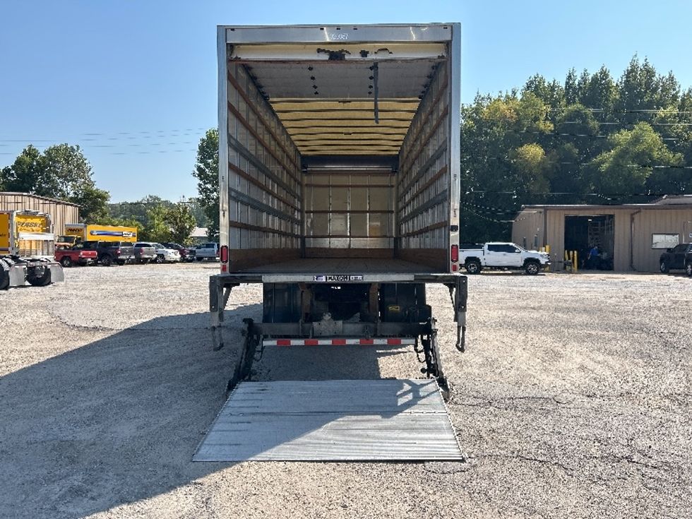 Medium Duty Box Truck-Light and Medium Duty Trucks-International-2019-4300-Poplar Bluff-MO-82,310\n\t\tmiles-$ 54,250 - Image 9