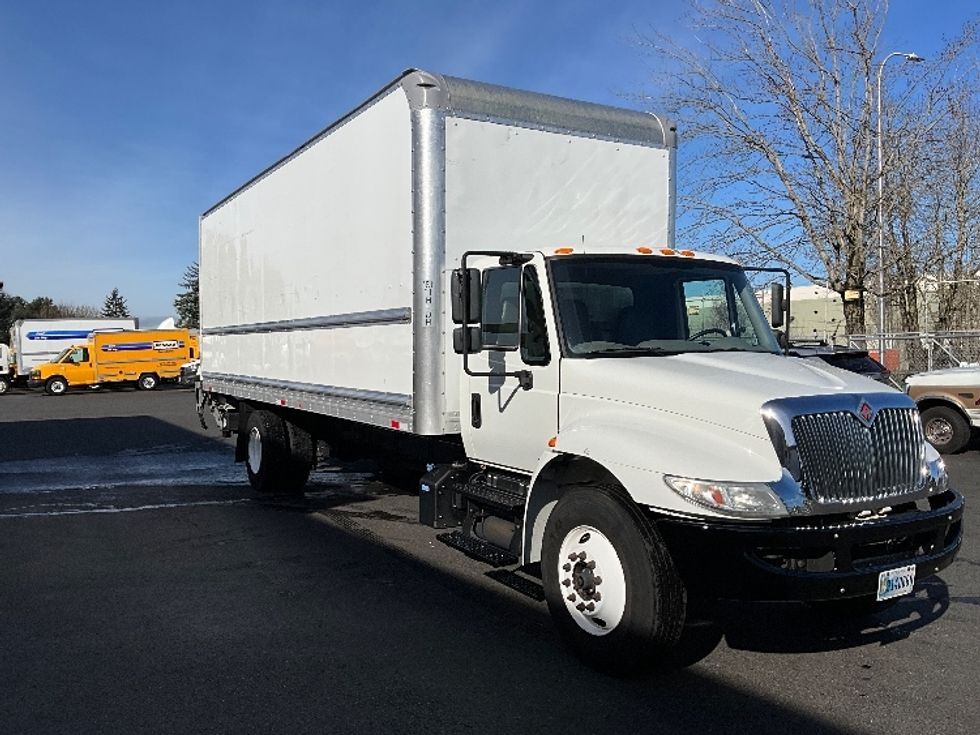 Medium Duty Box Truck-Light and Medium Duty Trucks-International-2019-4300-Portland-OR-133,767\n\t\tmiles-$ 47,750 - Image 1
