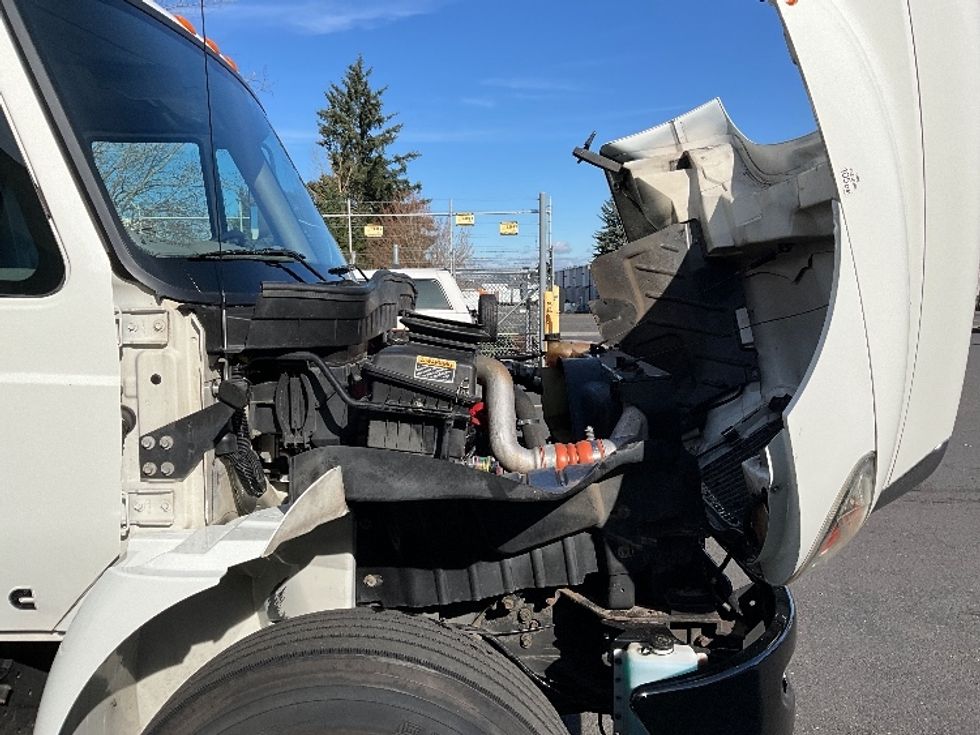 Medium Duty Box Truck-Light and Medium Duty Trucks-International-2019-4300-Portland-OR-133,767\n\t\tmiles-$ 47,750 - Image 23