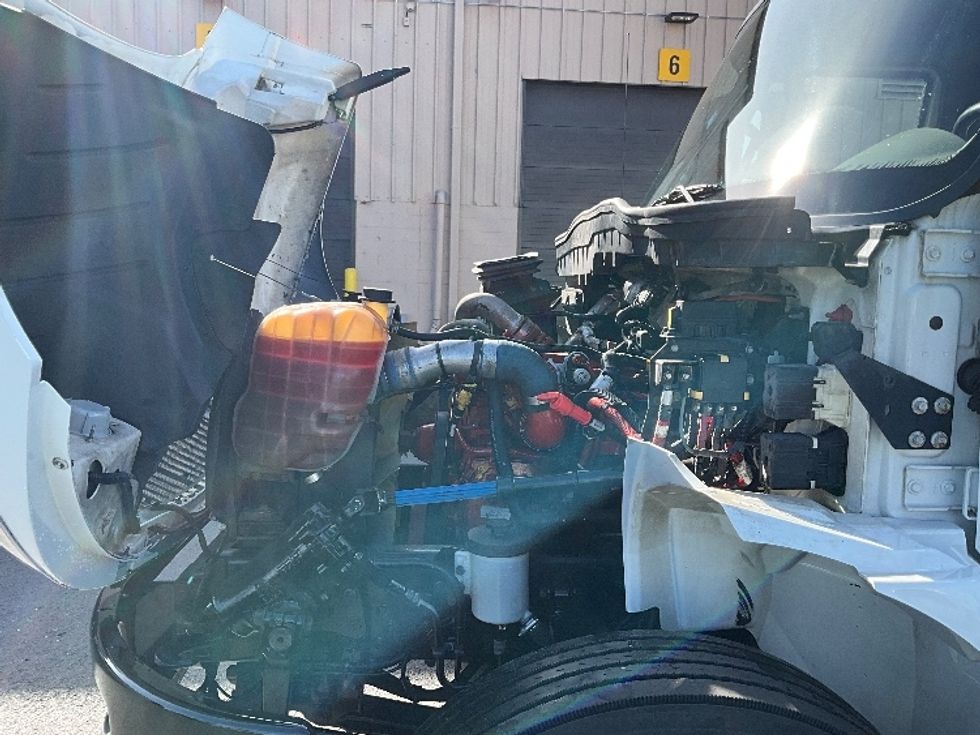 Medium Duty Box Truck-Light and Medium Duty Trucks-International-2019-4300-Portland-OR-133,767\n\t\tmiles-$ 47,750 - Image 24