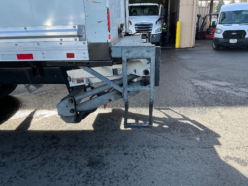 Medium Duty Box Truck-Light and Medium Duty Trucks-International-2019-4300-Portland-OR-133,767\n\t\tmiles-$ 47,750 - Image 25