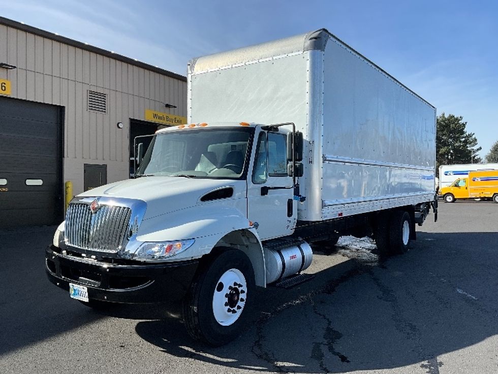 Medium Duty Box Truck-Light and Medium Duty Trucks-International-2019-4300-Portland-OR-133,767\n\t\tmiles-$ 47,750 - Image 3