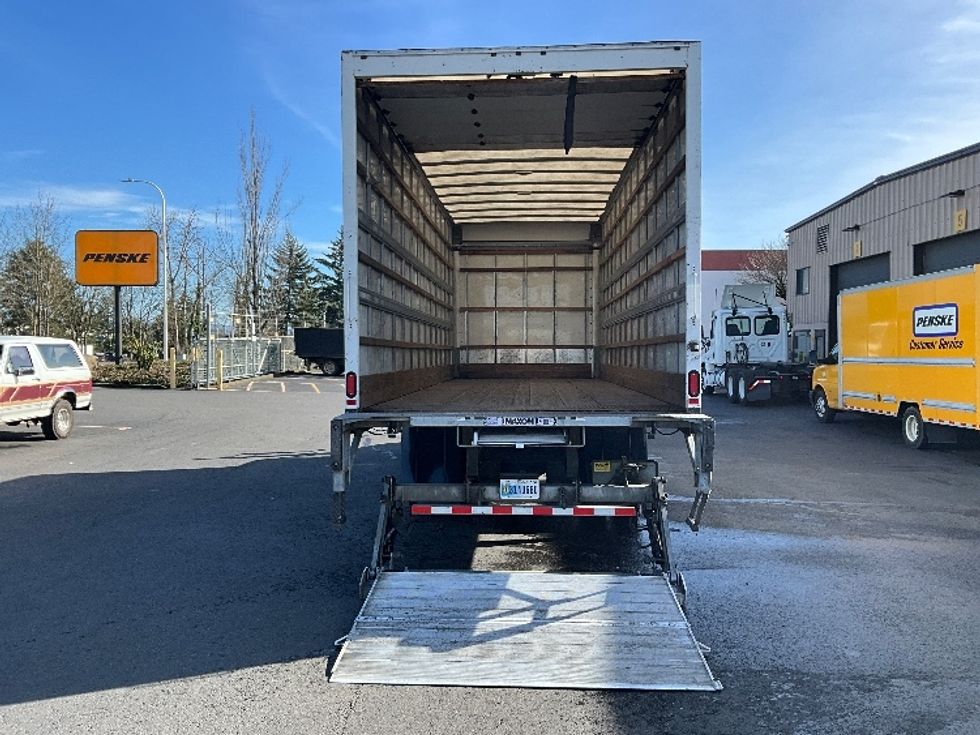 Medium Duty Box Truck-Light and Medium Duty Trucks-International-2019-4300-Portland-OR-133,767\n\t\tmiles-$ 47,750 - Image 9
