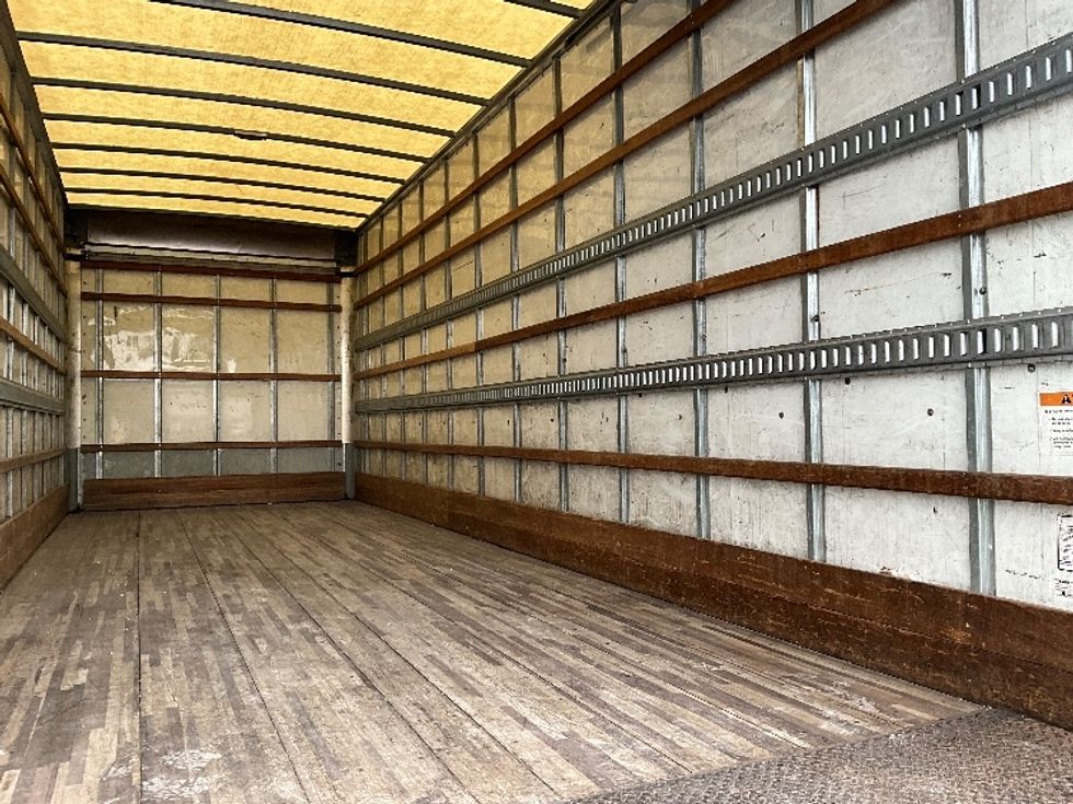 Medium Duty Box Truck-Light and Medium Duty Trucks-International-2019-4300-Portland-OR-195,700\n\t\tmiles-$ 39,500 - Image 12