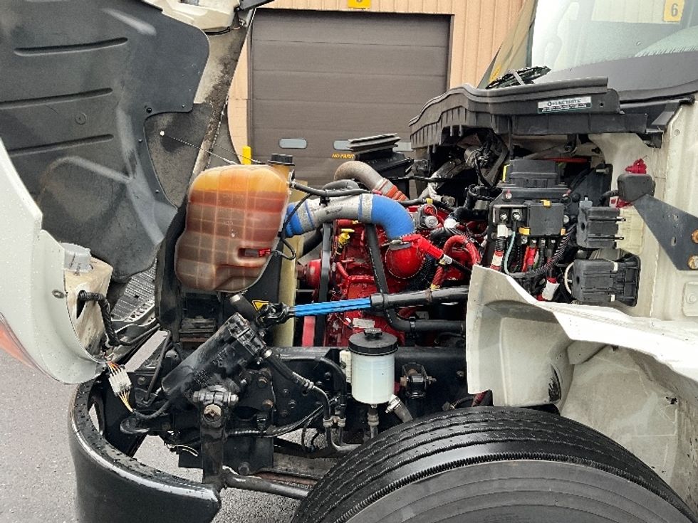 Medium Duty Box Truck-Light and Medium Duty Trucks-International-2019-4300-Portland-OR-195,700\n\t\tmiles-$ 39,500 - Image 24