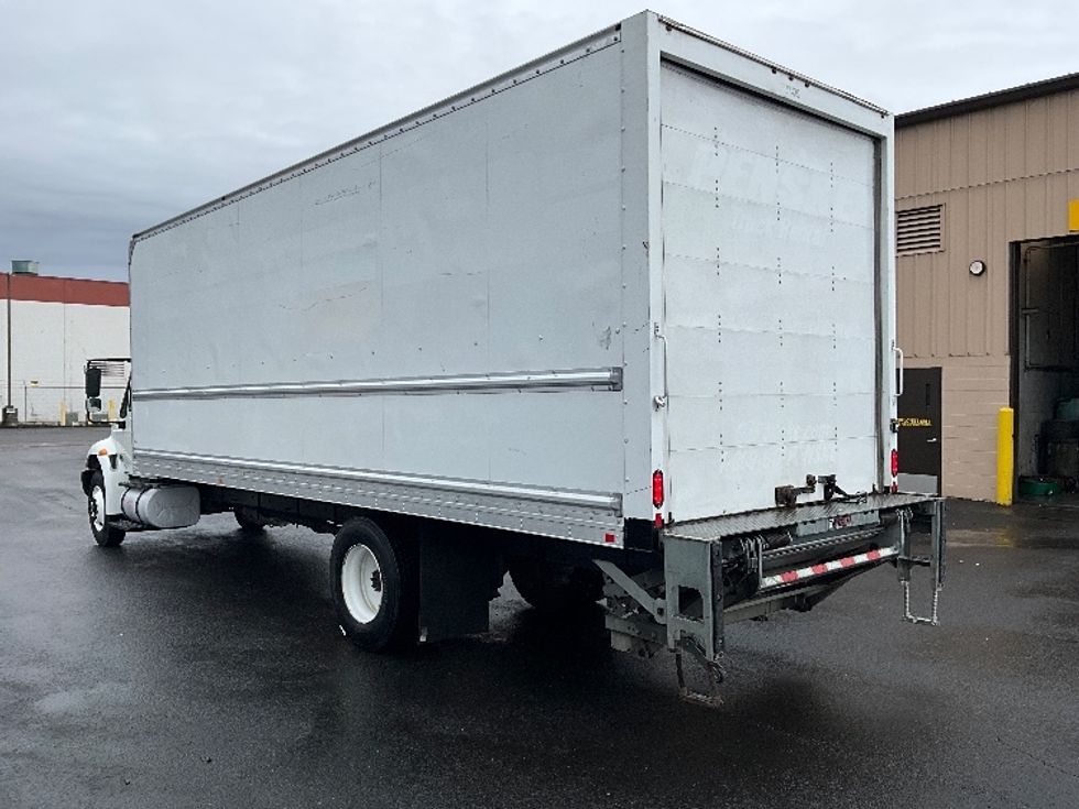 Medium Duty Box Truck-Light and Medium Duty Trucks-International-2019-4300-Portland-OR-195,700\n\t\tmiles-$ 39,500 - Image 6