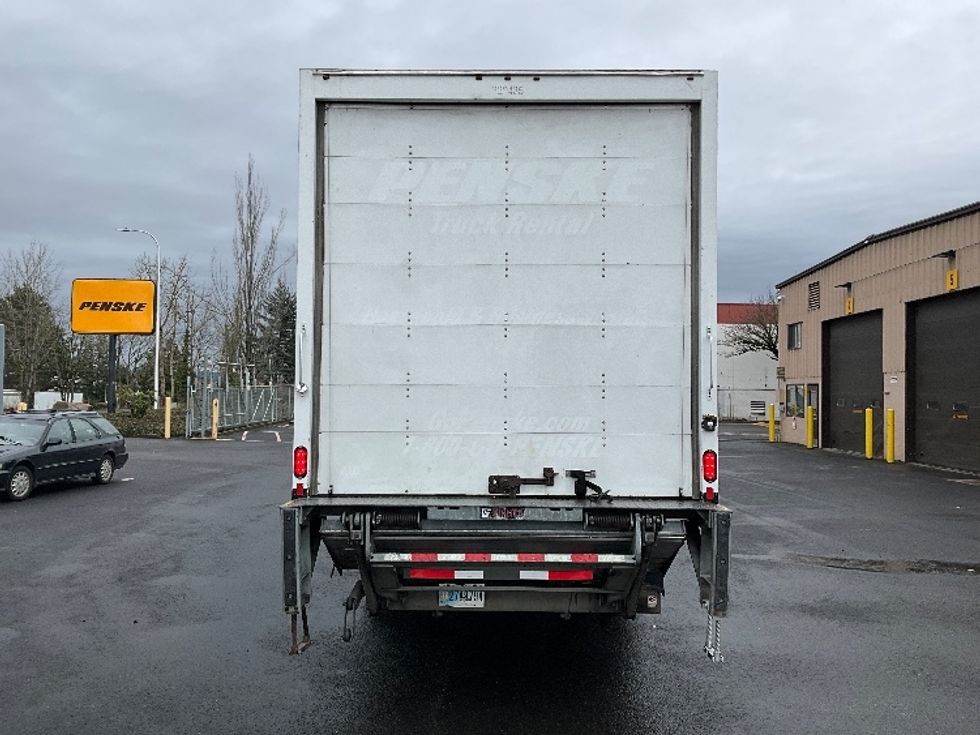 Medium Duty Box Truck-Light and Medium Duty Trucks-International-2019-4300-Portland-OR-195,700\n\t\tmiles-$ 39,500 - Image 7