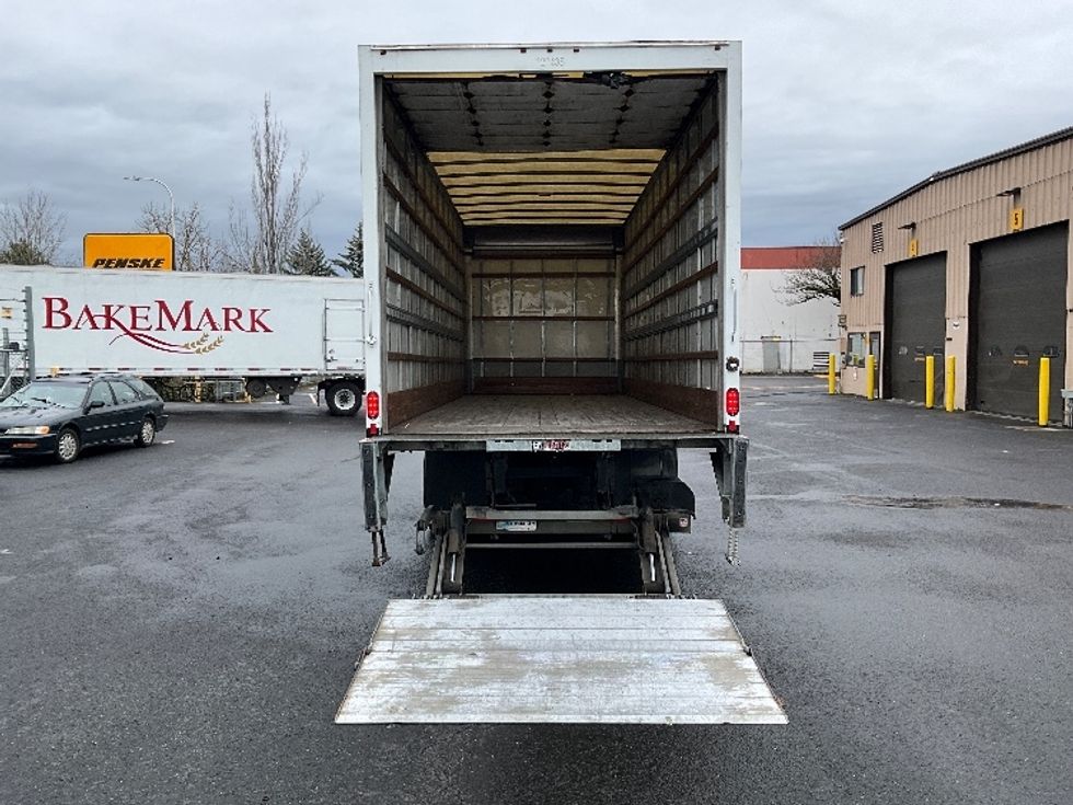 Medium Duty Box Truck-Light and Medium Duty Trucks-International-2019-4300-Portland-OR-195,700\n\t\tmiles-$ 39,500 - Image 9