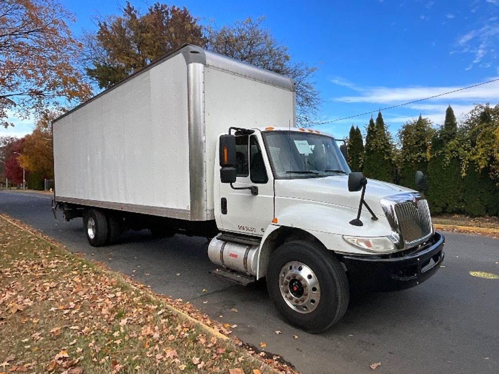 Medium Duty Box Truck-Light and Medium Duty Trucks-International-2019-4300-Reading-PA-274,859\n\t\tmiles-$ 31,500 - Image 1