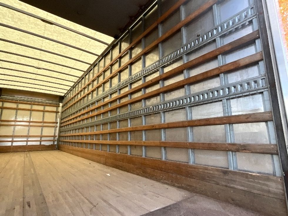 Medium Duty Box Truck-Light and Medium Duty Trucks-International-2019-4300-Reading-PA-274,859\n\t\tmiles-$ 31,500 - Image 12