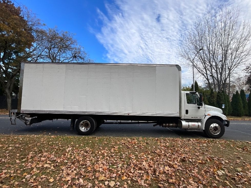 Medium Duty Box Truck-Light and Medium Duty Trucks-International-2019-4300-Reading-PA-274,859\n\t\tmiles-$ 31,500 - Image 15