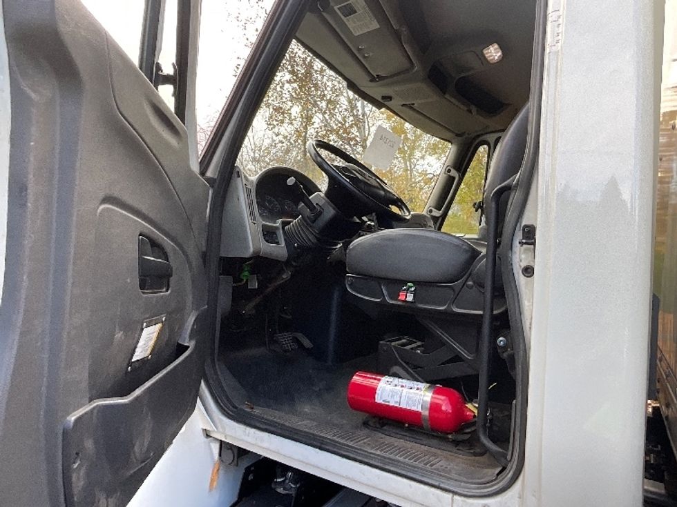 Medium Duty Box Truck-Light and Medium Duty Trucks-International-2019-4300-Reading-PA-274,859\n\t\tmiles-$ 31,500 - Image 16