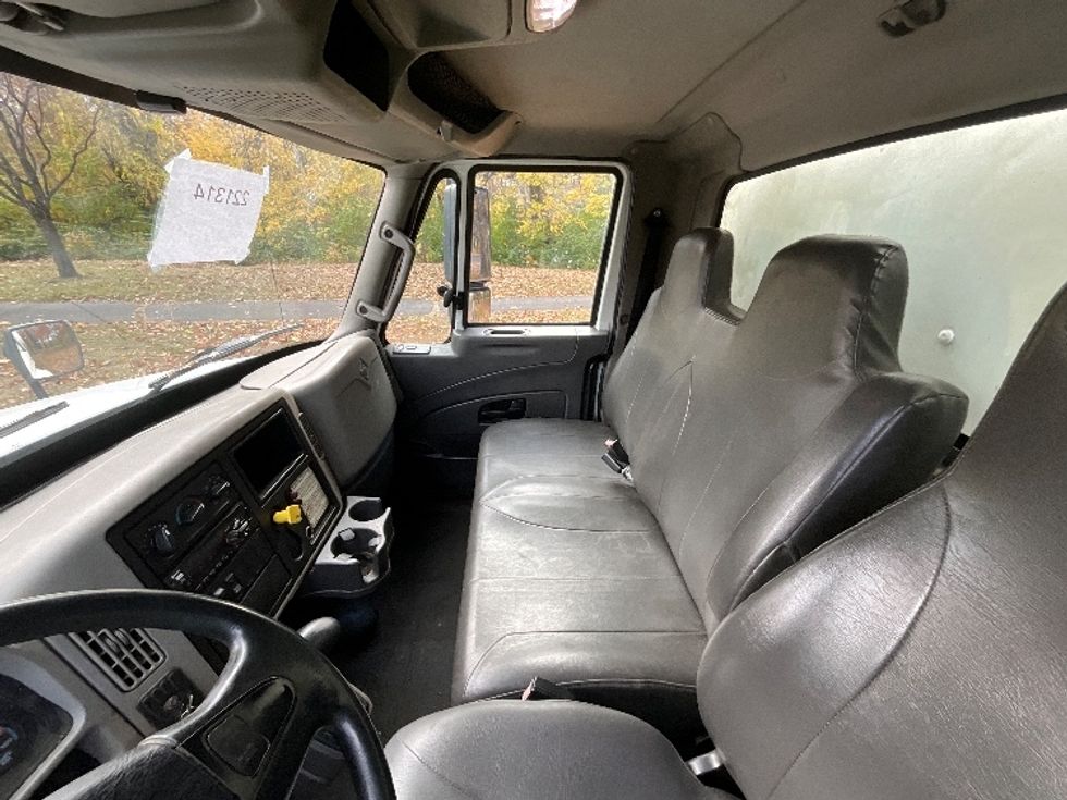 Medium Duty Box Truck-Light and Medium Duty Trucks-International-2019-4300-Reading-PA-274,859\n\t\tmiles-$ 31,500 - Image 19