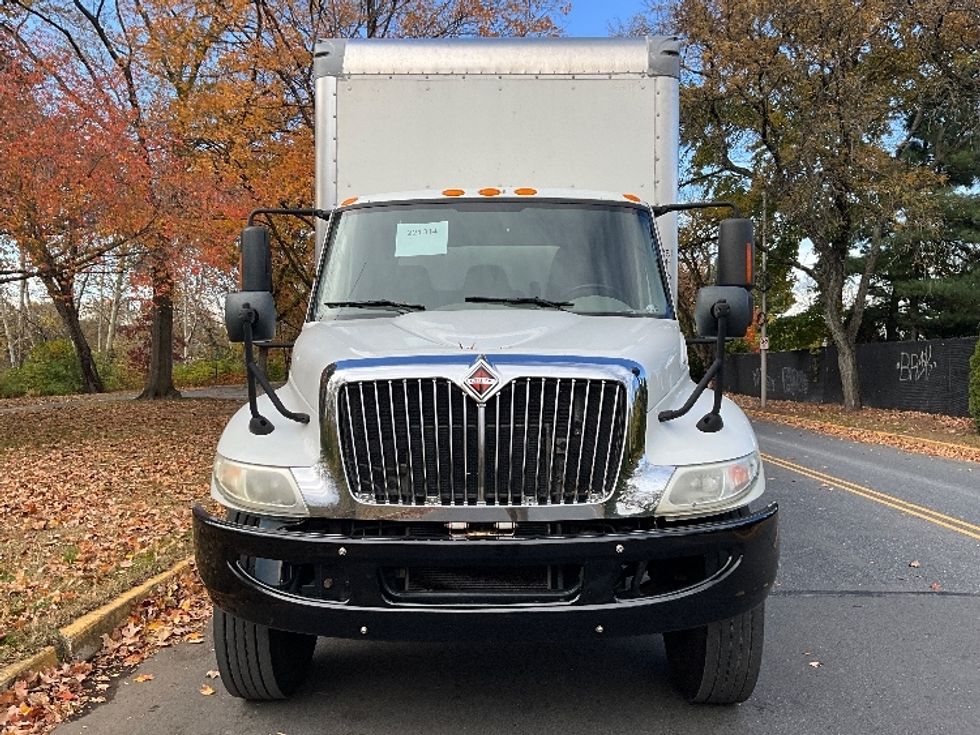 Medium Duty Box Truck-Light and Medium Duty Trucks-International-2019-4300-Reading-PA-274,859\n\t\tmiles-$ 31,500 - Image 2
