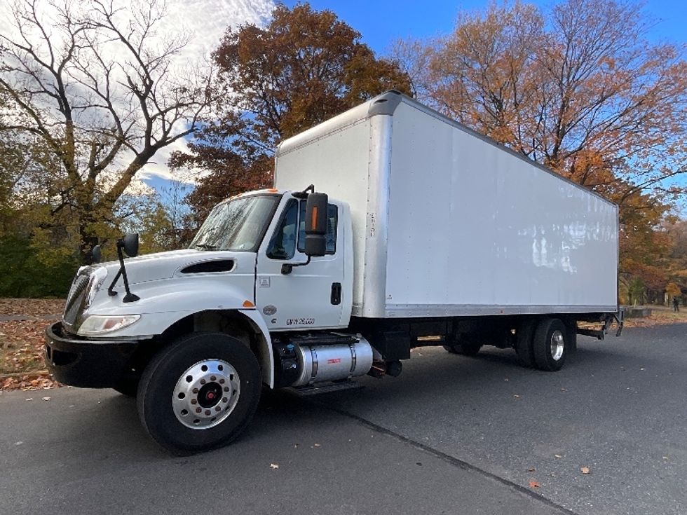 Medium Duty Box Truck-Light and Medium Duty Trucks-International-2019-4300-Reading-PA-274,859\n\t\tmiles-$ 31,500 - Image 3