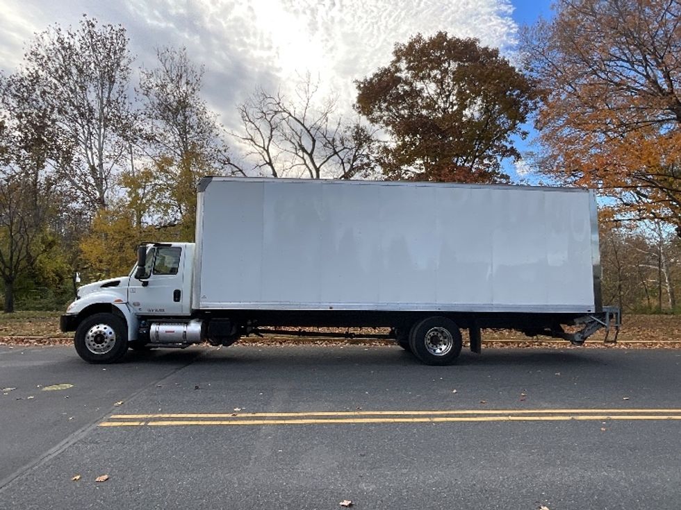 Medium Duty Box Truck-Light and Medium Duty Trucks-International-2019-4300-Reading-PA-274,859\n\t\tmiles-$ 31,500 - Image 4