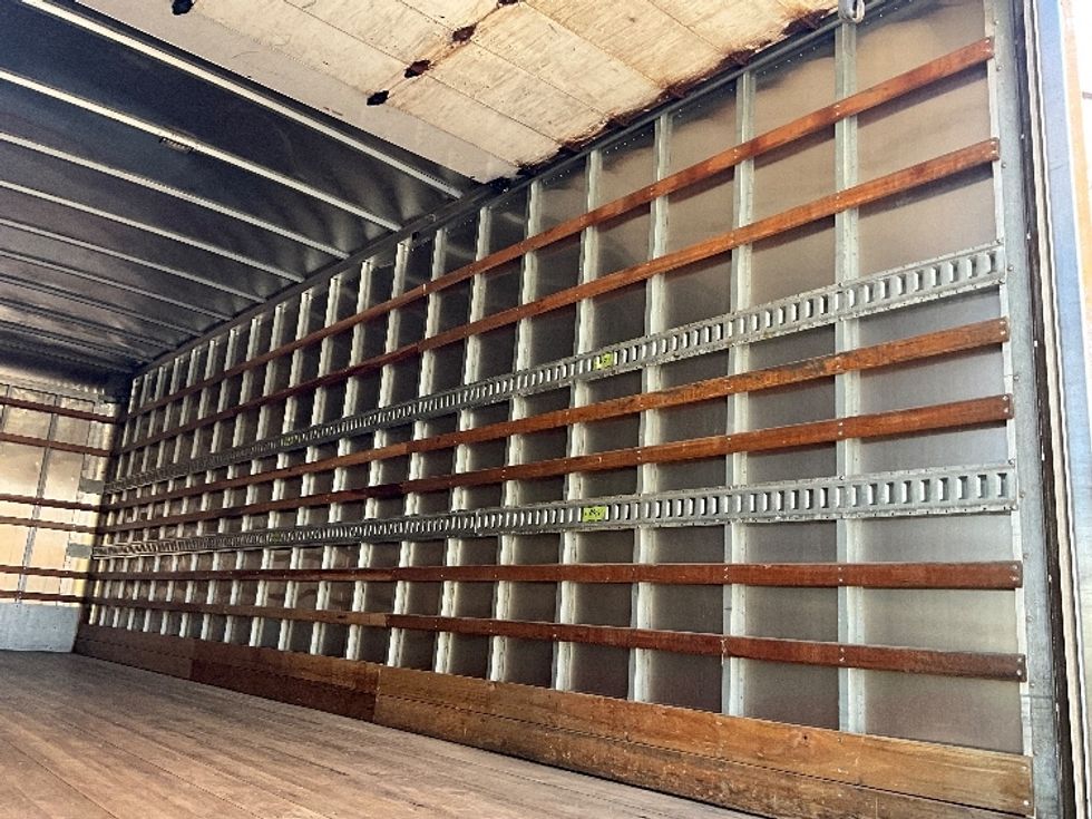 Medium Duty Box Truck-Light and Medium Duty Trucks-International-2019-4300-Reading-PA-285,965\n\t\tmiles-$ 28,000 - Image 12