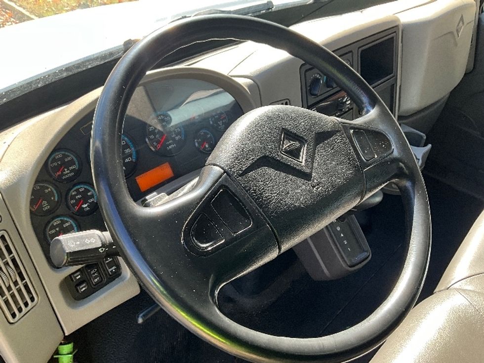 Medium Duty Box Truck-Light and Medium Duty Trucks-International-2019-4300-Reading-PA-285,965\n\t\tmiles-$ 28,000 - Image 17