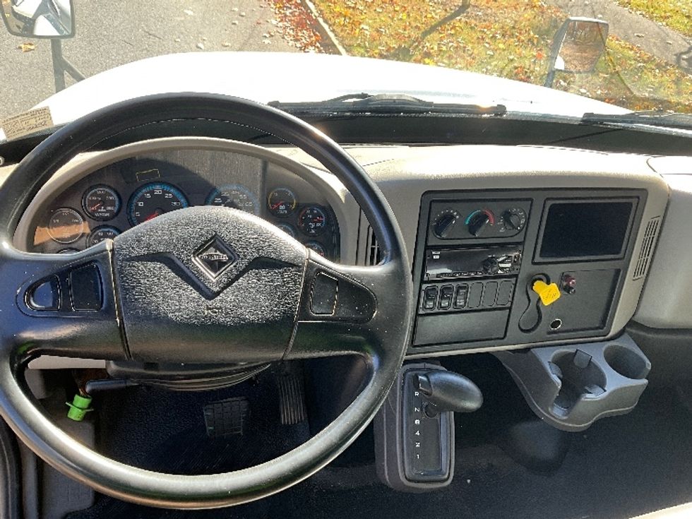 Medium Duty Box Truck-Light and Medium Duty Trucks-International-2019-4300-Reading-PA-285,965\n\t\tmiles-$ 28,000 - Image 18