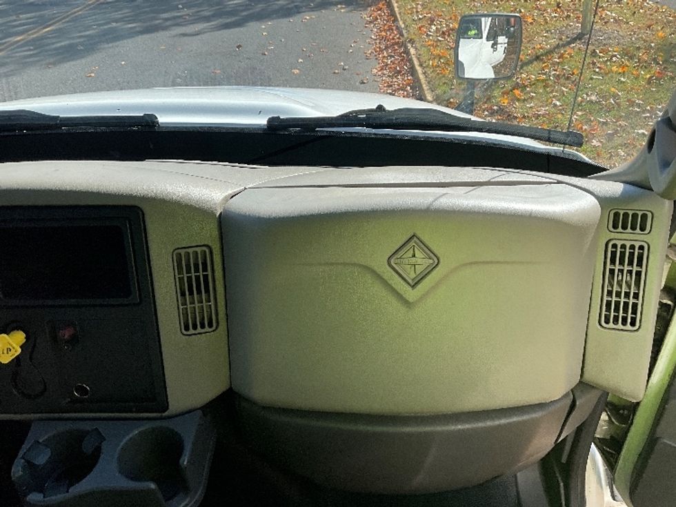 Medium Duty Box Truck-Light and Medium Duty Trucks-International-2019-4300-Reading-PA-285,965\n\t\tmiles-$ 28,000 - Image 21