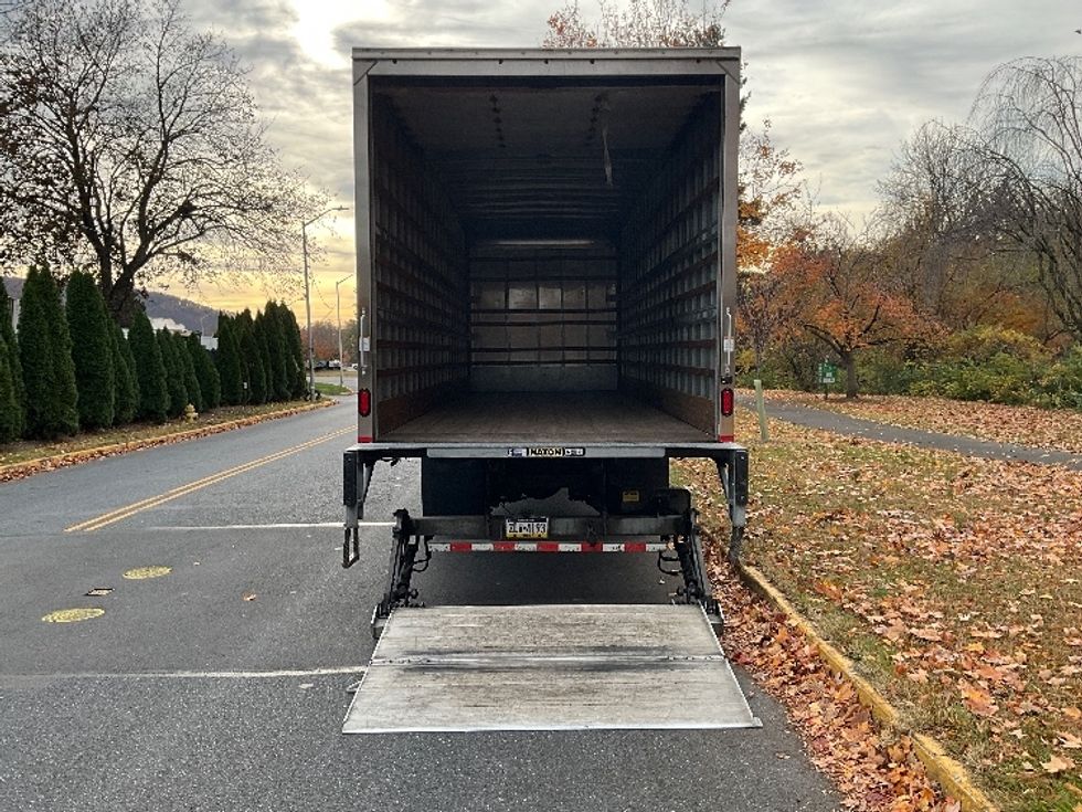 Medium Duty Box Truck-Light and Medium Duty Trucks-International-2019-4300-Reading-PA-285,965\n\t\tmiles-$ 28,000 - Image 9