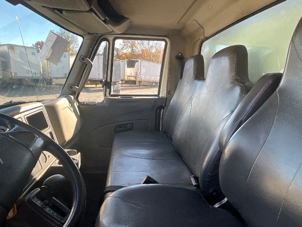 Medium Duty Box Truck-Light and Medium Duty Trucks-International-2019-4300-Reading-PA-310,049\n\t\tmiles-$ 24,500 - Image 19