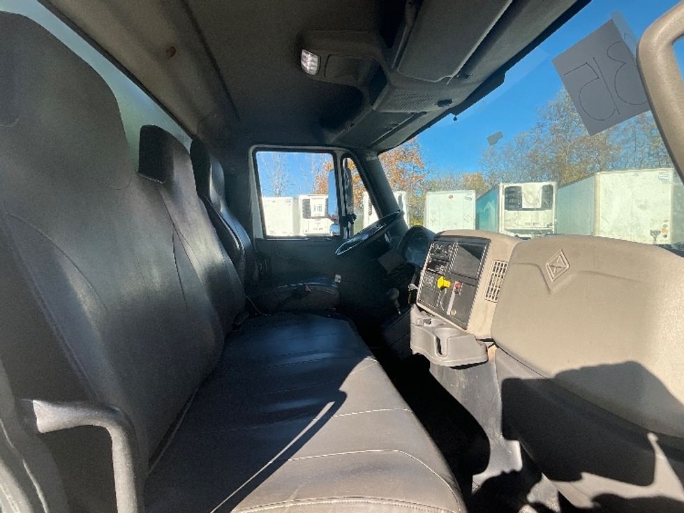 Medium Duty Box Truck-Light and Medium Duty Trucks-International-2019-4300-Reading-PA-310,049\n\t\tmiles-$ 24,500 - Image 22