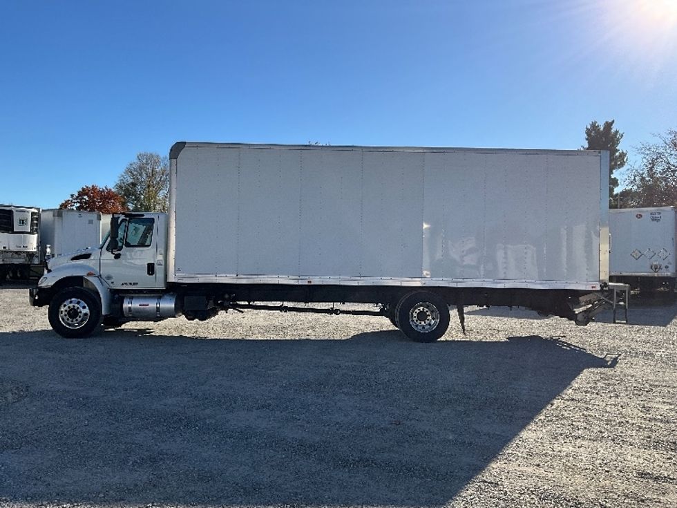 Medium Duty Box Truck-Light and Medium Duty Trucks-International-2019-4300-Reading-PA-310,049\n\t\tmiles-$ 24,500 - Image 4